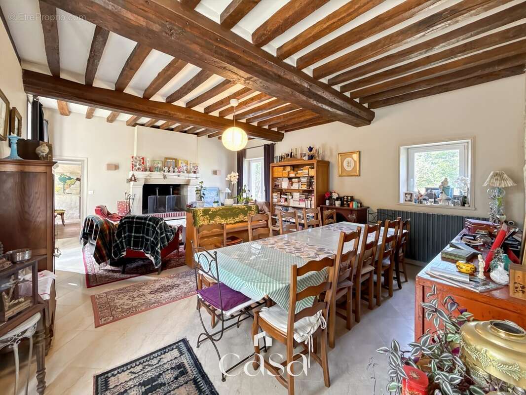 Maison 204 m² à Morteaux-Couliboeuf  - photo 5