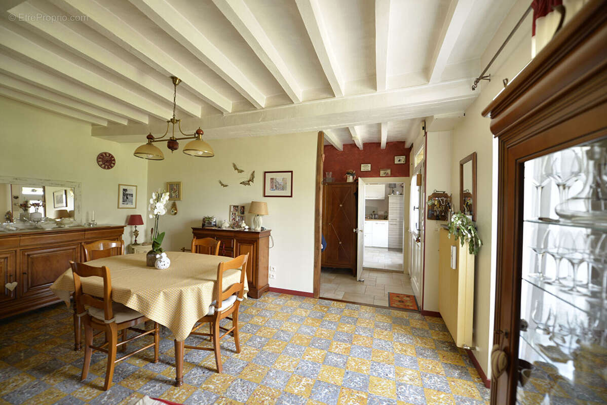 Maison à FROMENTIERES