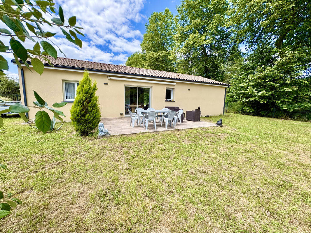 Maison à CAMPAGNE