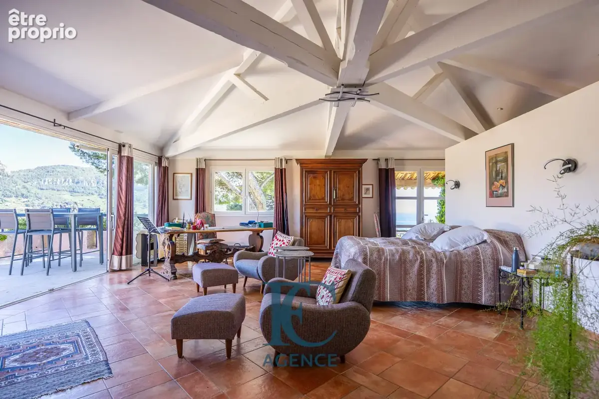 Propriété d'exception de 275 m2 à Super Cassis - photo 8