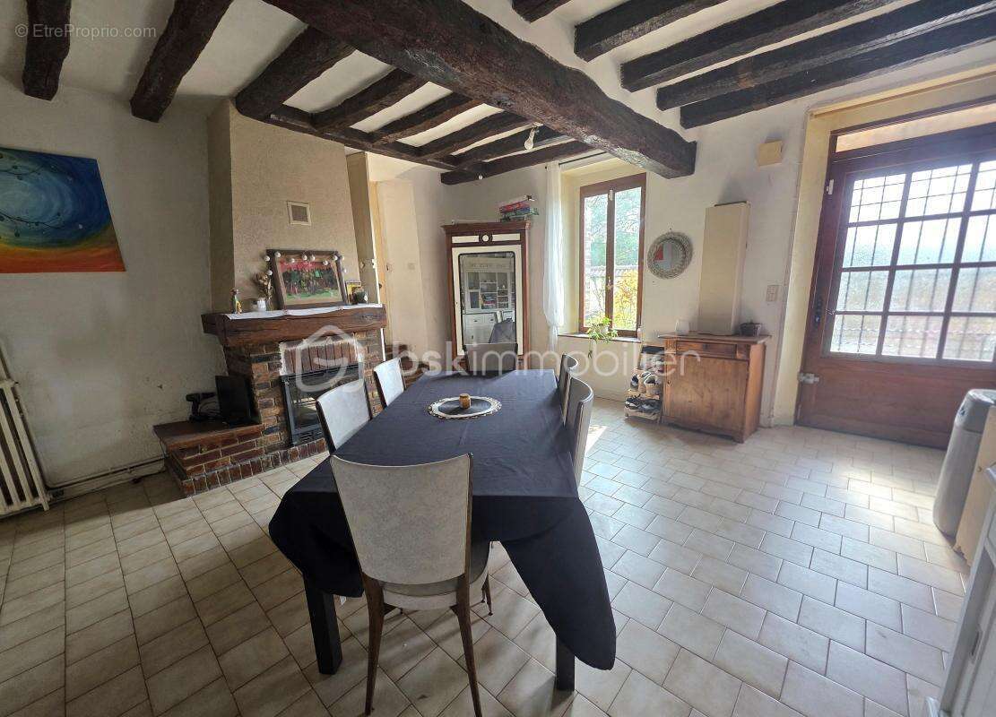 Maison à THORIGNY-SUR-OREUSE