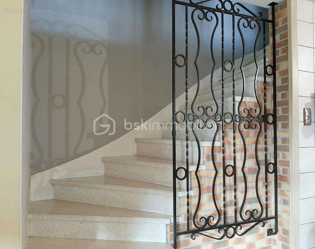 Maison à CHAILLAC-SUR-VIENNE