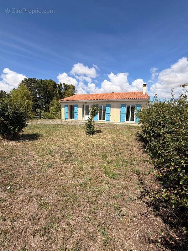 Maison à LE THOU