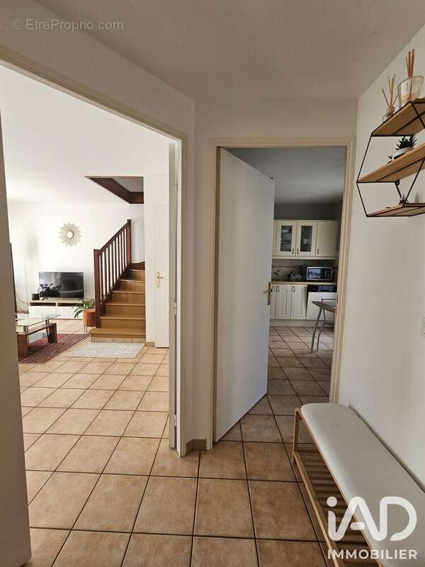 Maison 92 m² à Emerainville  - photo 5