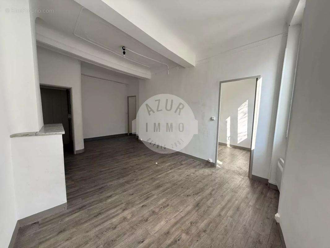 Appartement à ROQUEVAIRE
