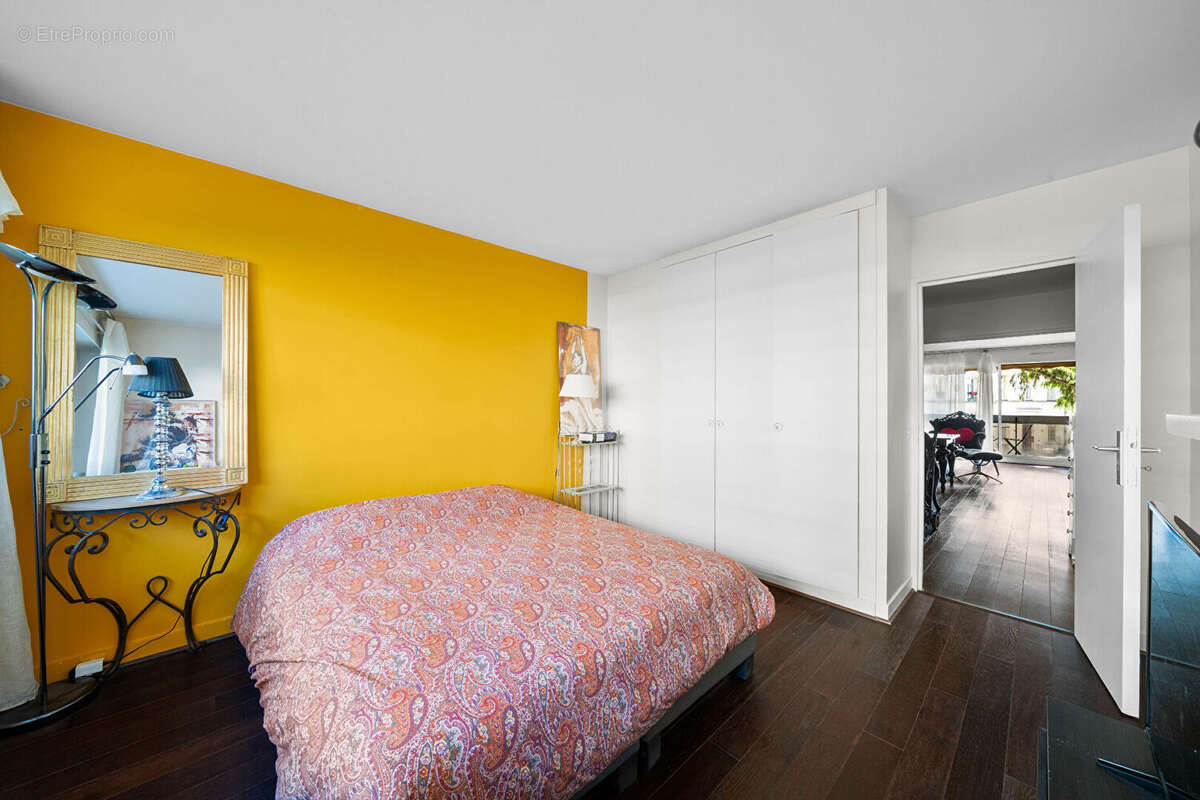 Appartement à PARIS-14E