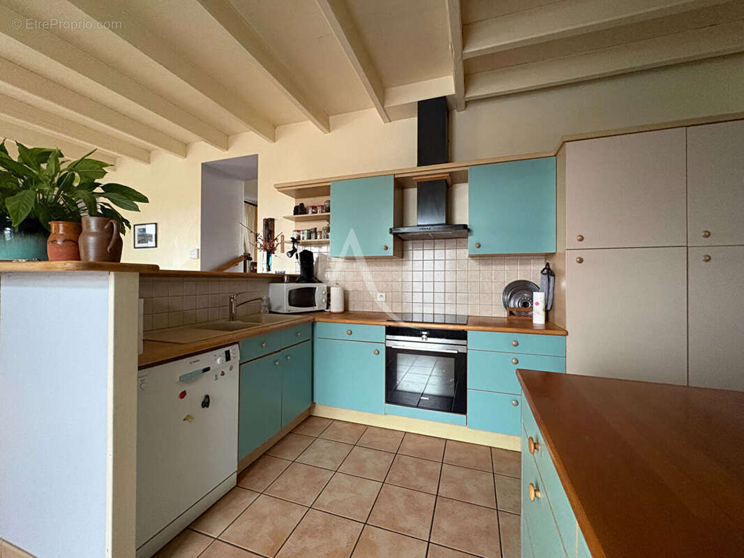 Maison à LE POIRE-SUR-VELLUIRE