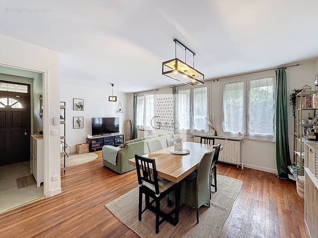 Maison à L'HAY-LES-ROSES