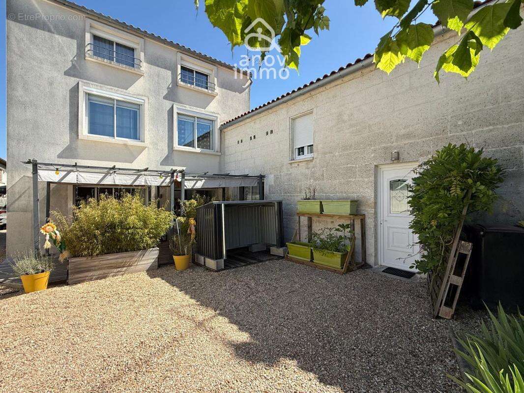 Maison à L'ISLE-D'ESPAGNAC
