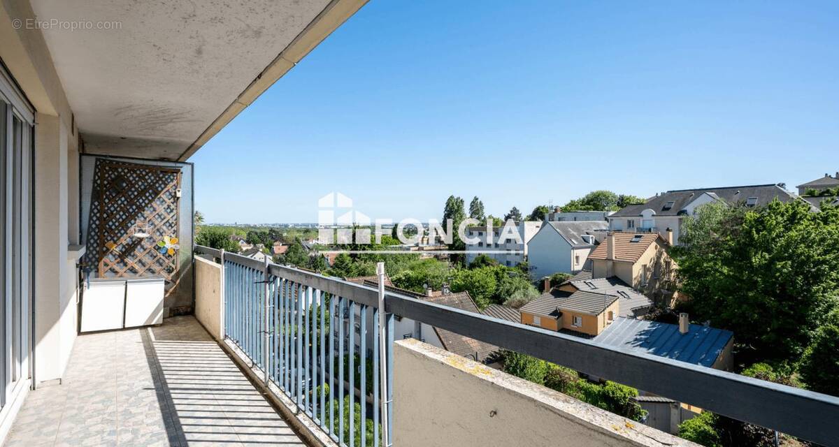 Appartement à LE PLESSIS-ROBINSON
