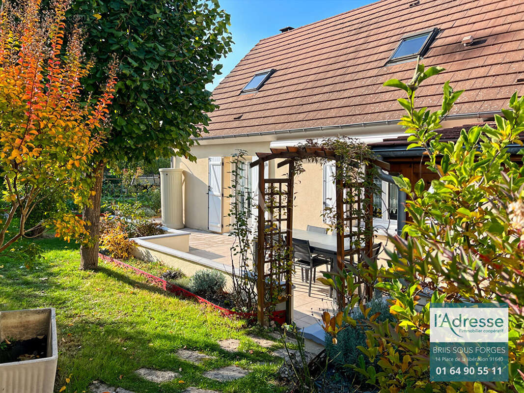 Maison à BRIIS-SOUS-FORGES