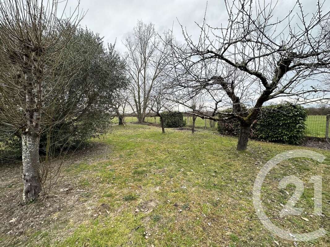 Terrain 820 m² à Saint-Etienne-De-Tulmont  - photo 3