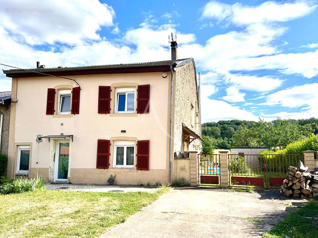 Maison à CHARLEVILLE-SOUS-BOIS