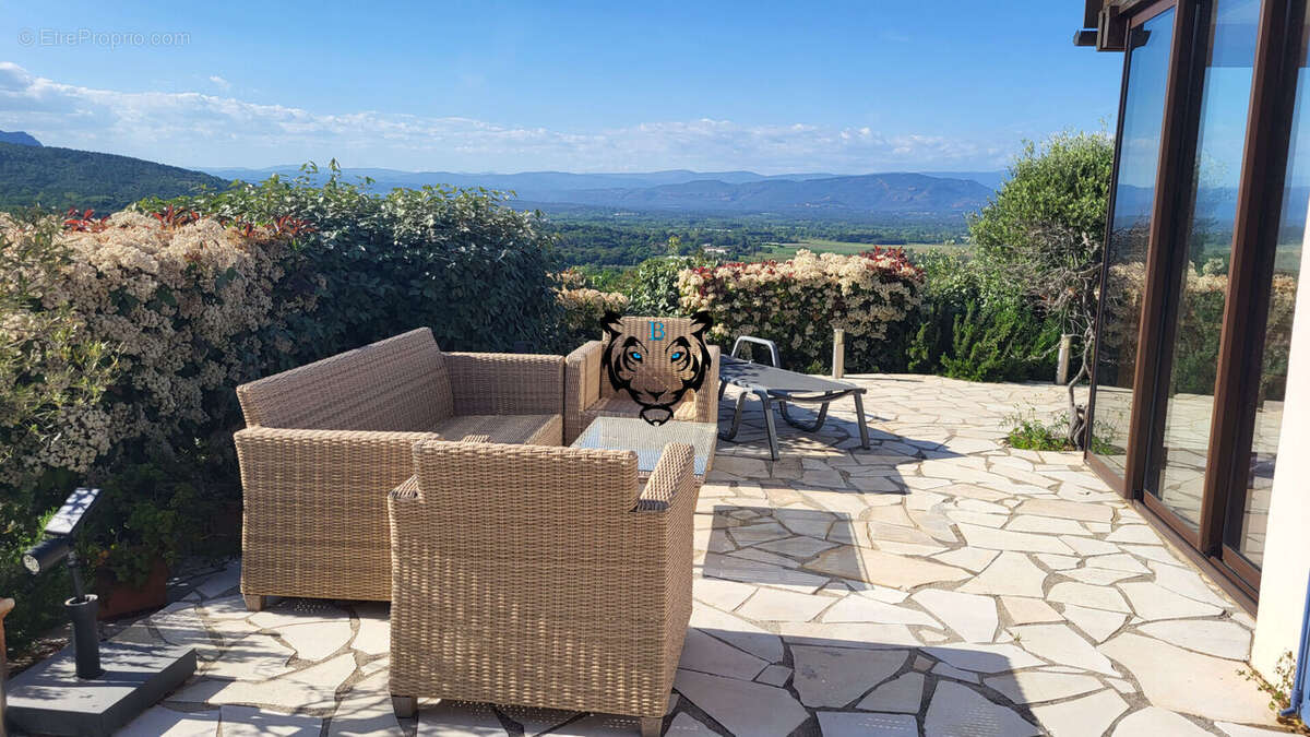 Maison à ROQUEBRUNE-SUR-ARGENS