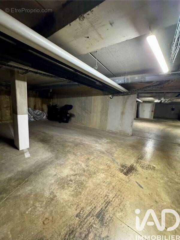 Photo 1 - Parking à BORDEAUX