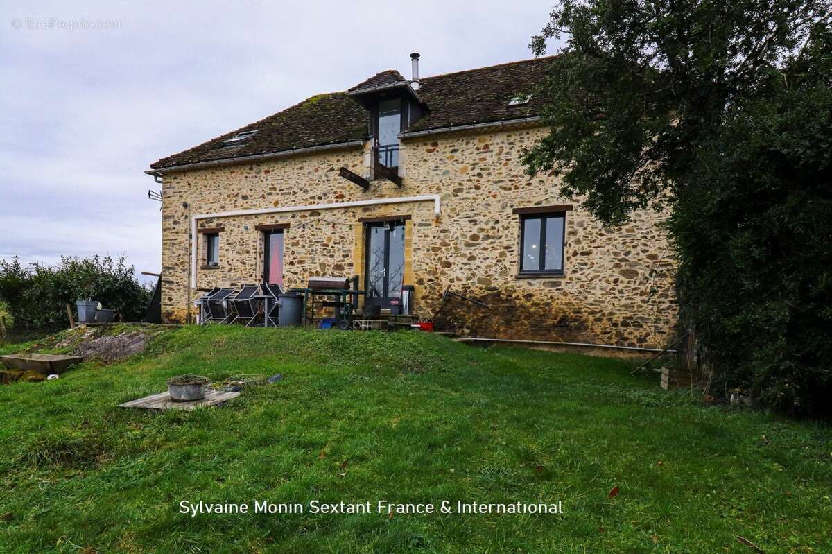 Maison à SAINT-MEDARD-D'EXCIDEUIL