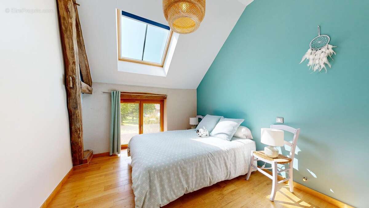 Chambre étage - Maison à SAINT-CYPRIEN