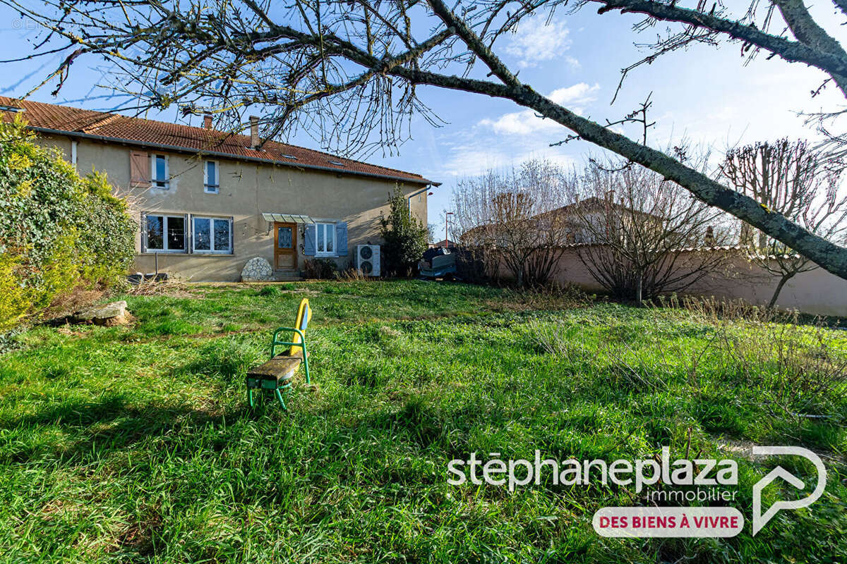 Maison à SAINT-JULIEN-SUR-VEYLE
