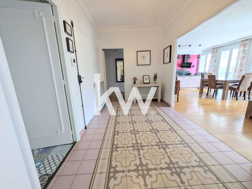 Appartement 186 m² à Saint-Etienne  - photo 5