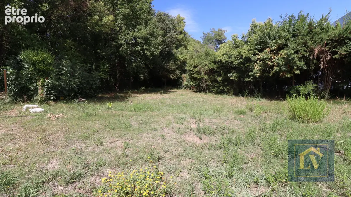 A vendre, Terrain constructible de plus de 1000 m² - photo 4