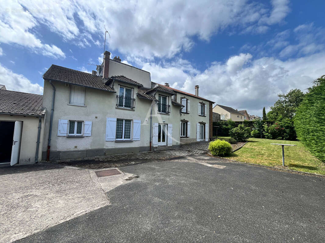 Maison à SAINT-CHERON