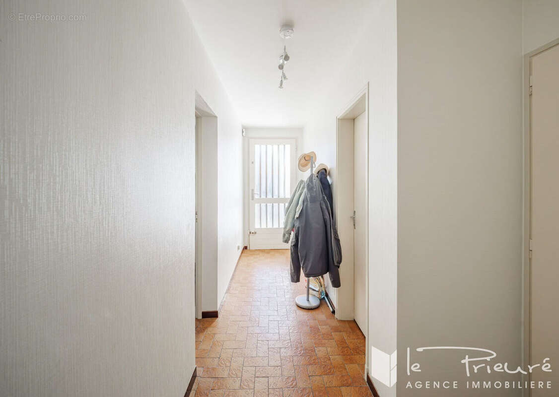 Maison individuelle avec jardin et fort potentiel dans le quartier recherché de la Maladrerie - photo 6