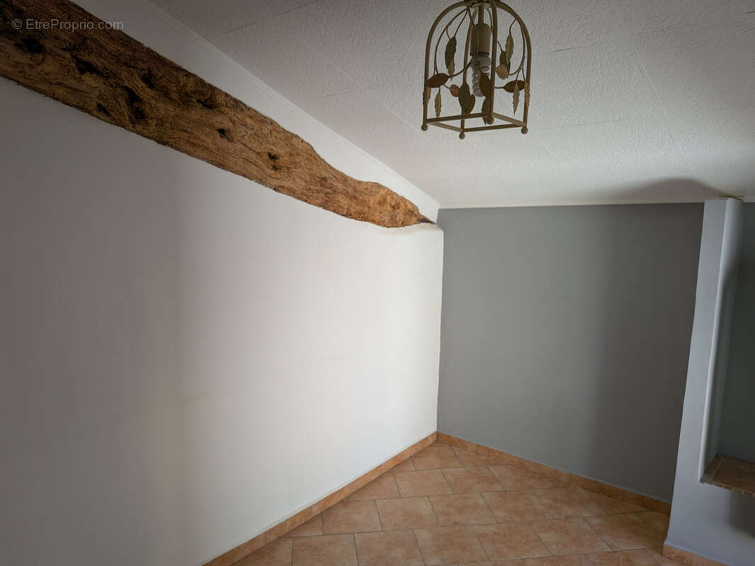 Maison à SOLLIES-TOUCAS