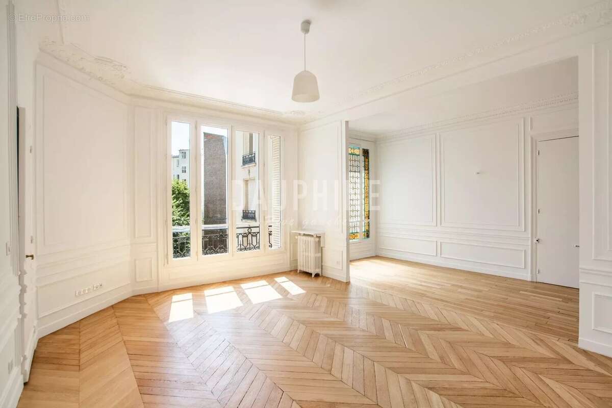 Appartement à PARIS-14E