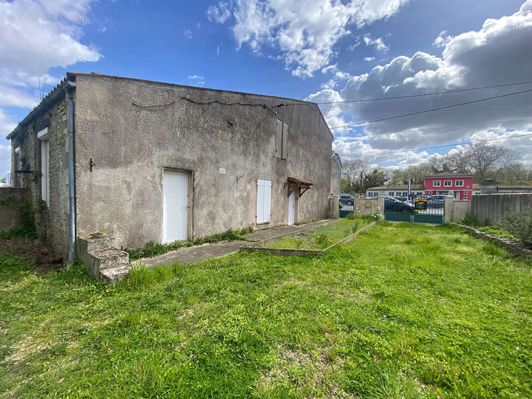 Maison à TONNAY-CHARENTE