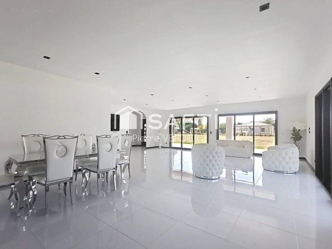 Photo 1 - Maison à AMBARES-ET-LAGRAVE