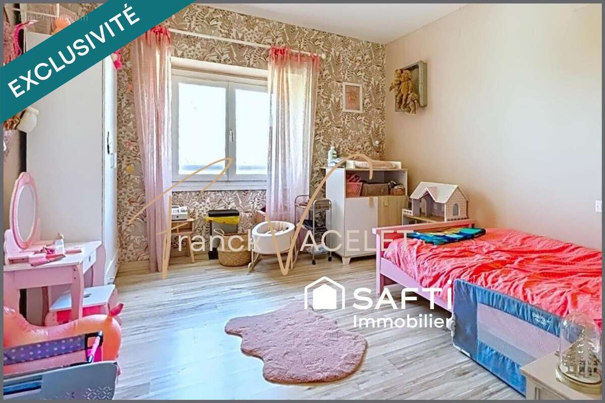 Photo 8 - Maison à BOURDELLES