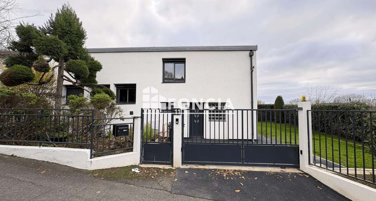 Maison à FRESNES