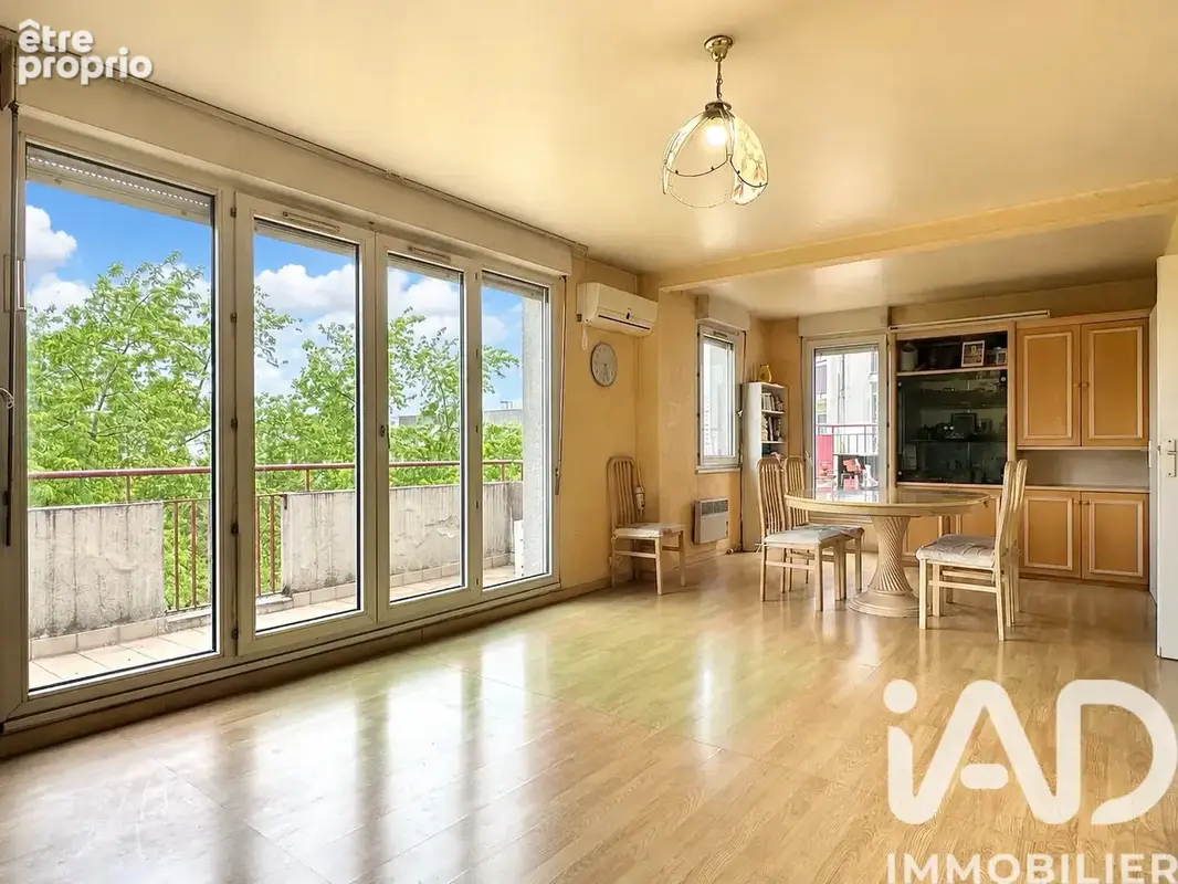 Photo 1 - Appartement à LA COURNEUVE