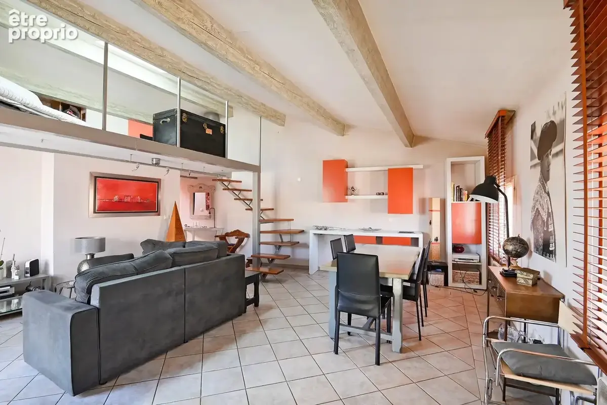 Appartement 3 pièces 92 m² à vendre à Nimes (30000) - photo 2
