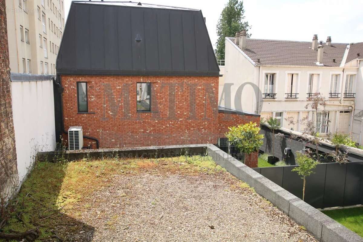 Appartement à LA GARENNE-COLOMBES