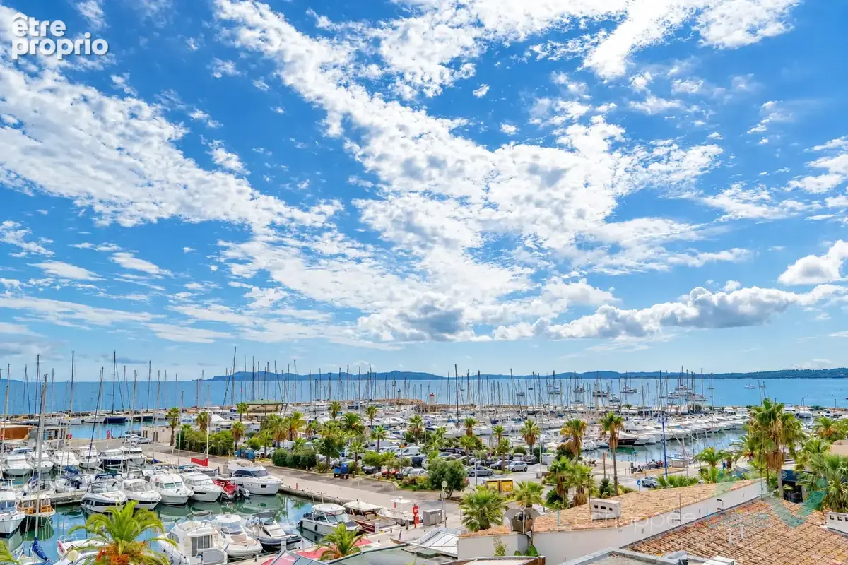 Appartement à HYERES