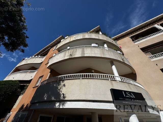 Appartement à CARQUEIRANNE