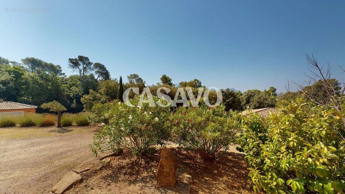 Maison à POURRIERES