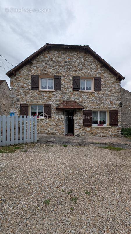 Maison à JOUY-SUR-MORIN