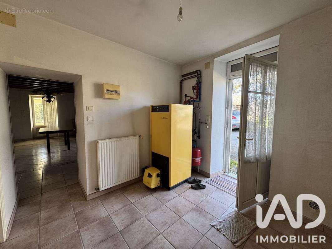 Maison 137 m² à Cezais  - photo 6