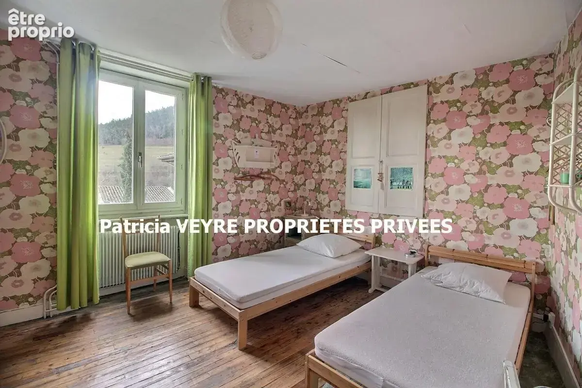 BOURG ARGENTAL 42220 Maison de village 188 m² habitables 7 chambres sur 381 m² de terrain avec une activité de gite opérationnel - photo 6