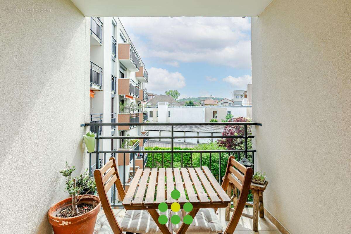 Appartement à NANTERRE