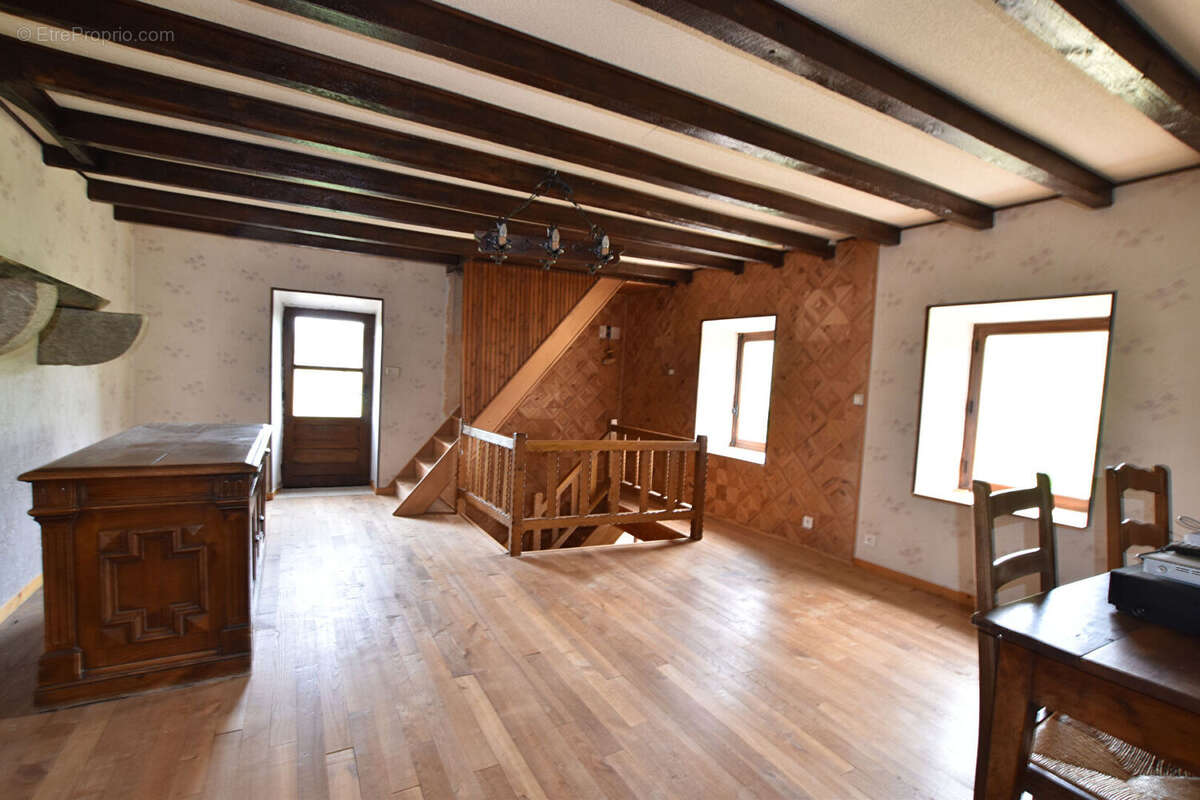 Maison à SAINT-MARTIN-D'ESTREAUX