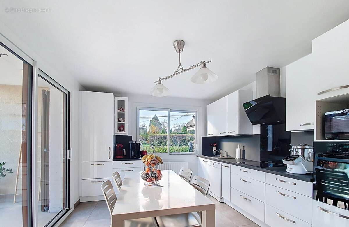 A 10min de CHAMBERY sur NOVALAISE Villa d’architecte 7 pièces de 220 m² plus T2 indépendant 50 m² sur plus de 1700m2– Idéal pour - photo 6