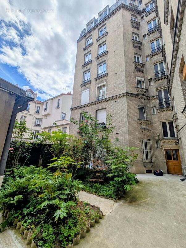 Appartement à PARIS-20E