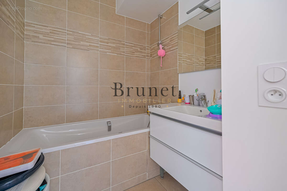 Appartement à SAINT-MAUR-DES-FOSSES