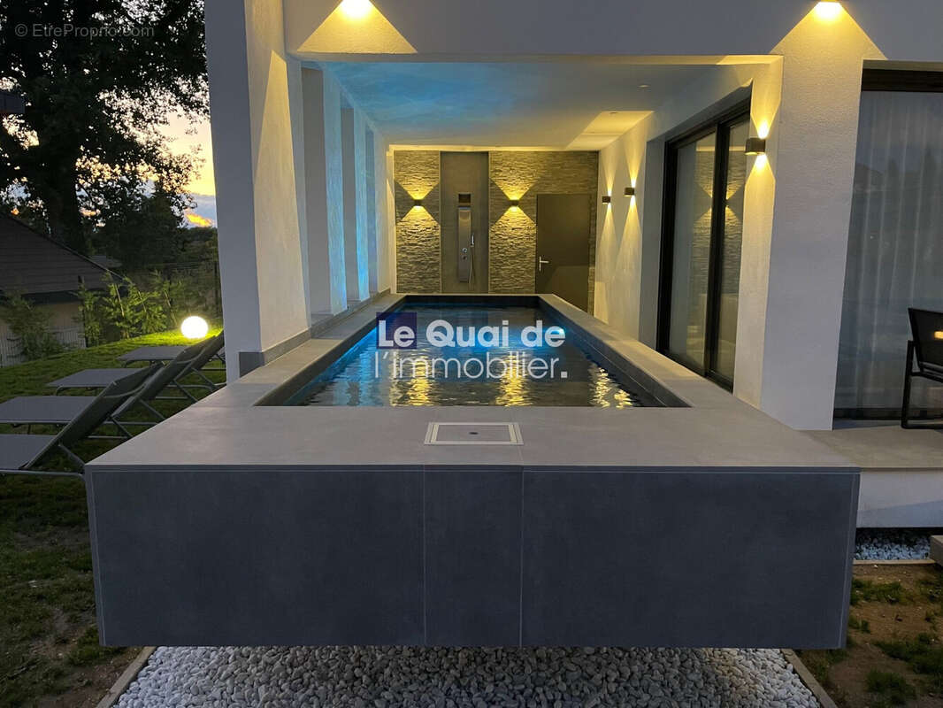 Maison à VILLY-LE-PELLOUX