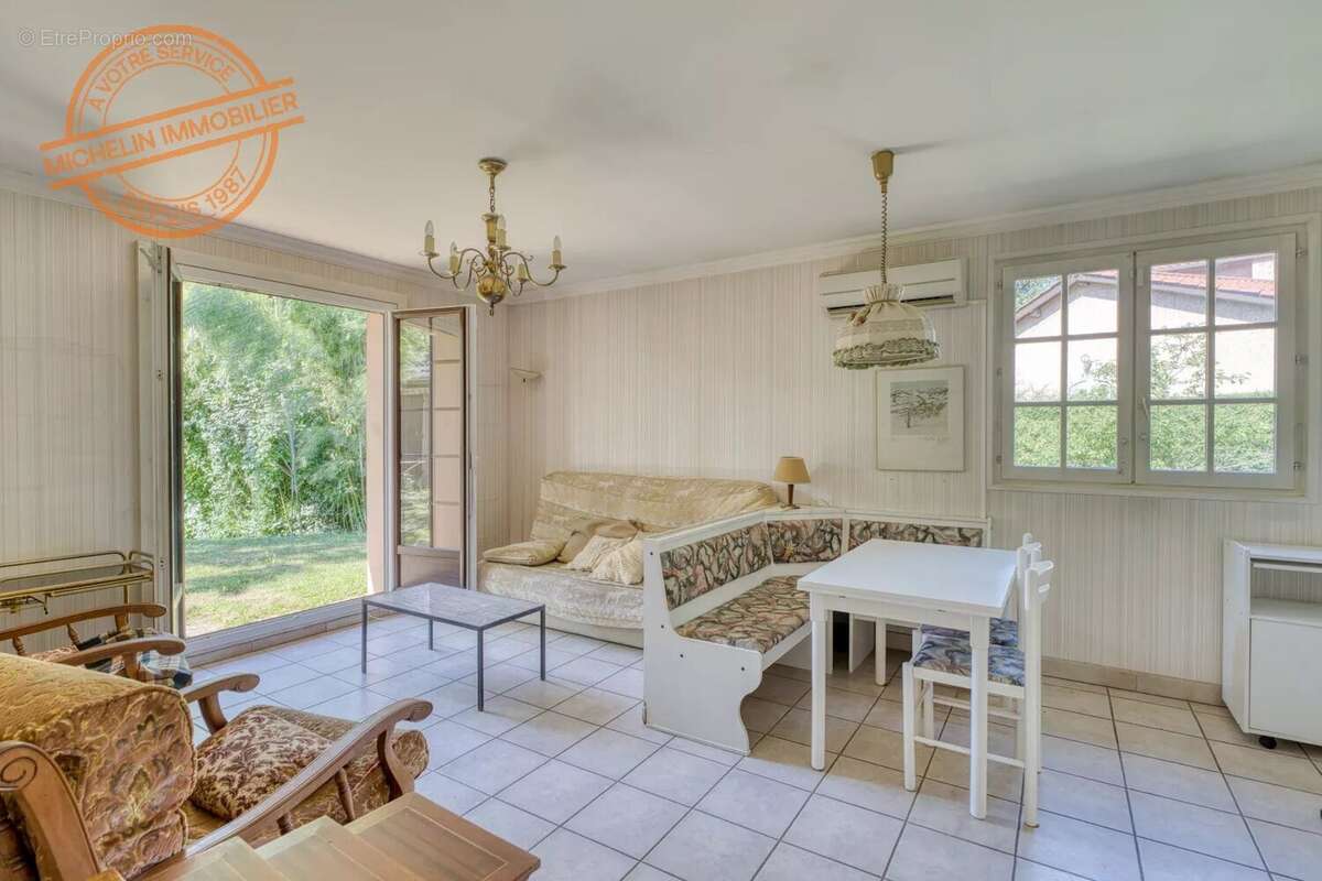 Maison à CHAMPAGNE-AU-MONT-D'OR