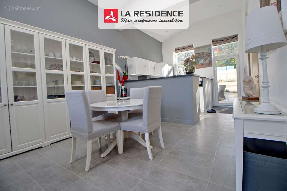 Maison à VERNEUIL-SUR-SEINE