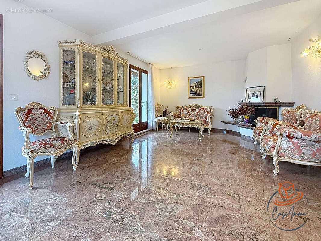 Maison à THOIRY